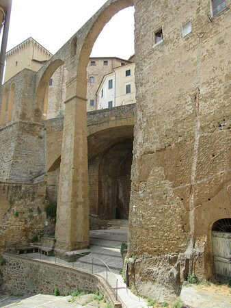 Acquedotto Mediceo di Pitigliano-皮蒂利亚诺必去景点