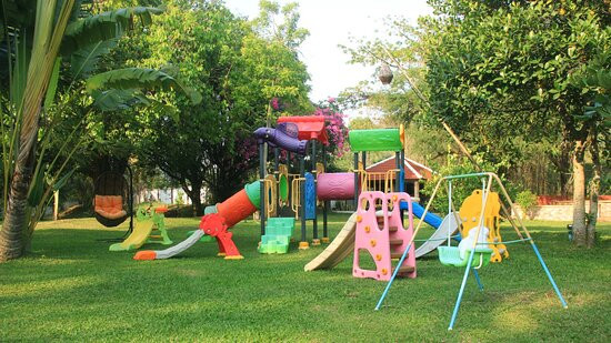 Royal Mayura Resort Hotel主图