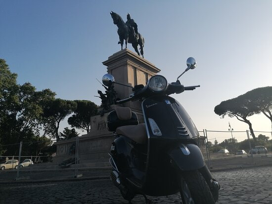 Scooter Colosseum-罗马必去景点