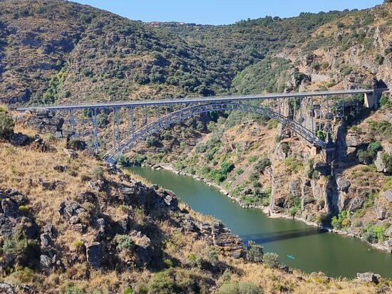 Puente de Requejo-Villadepera必去景点