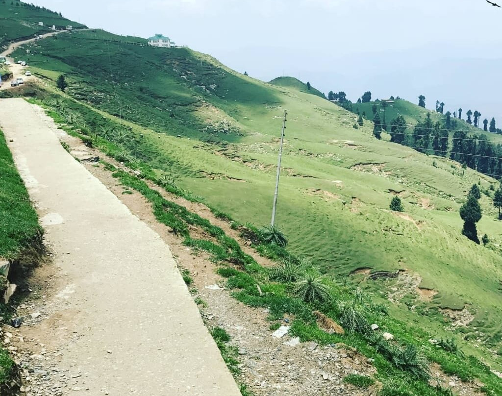 Prashar Lake景点图片