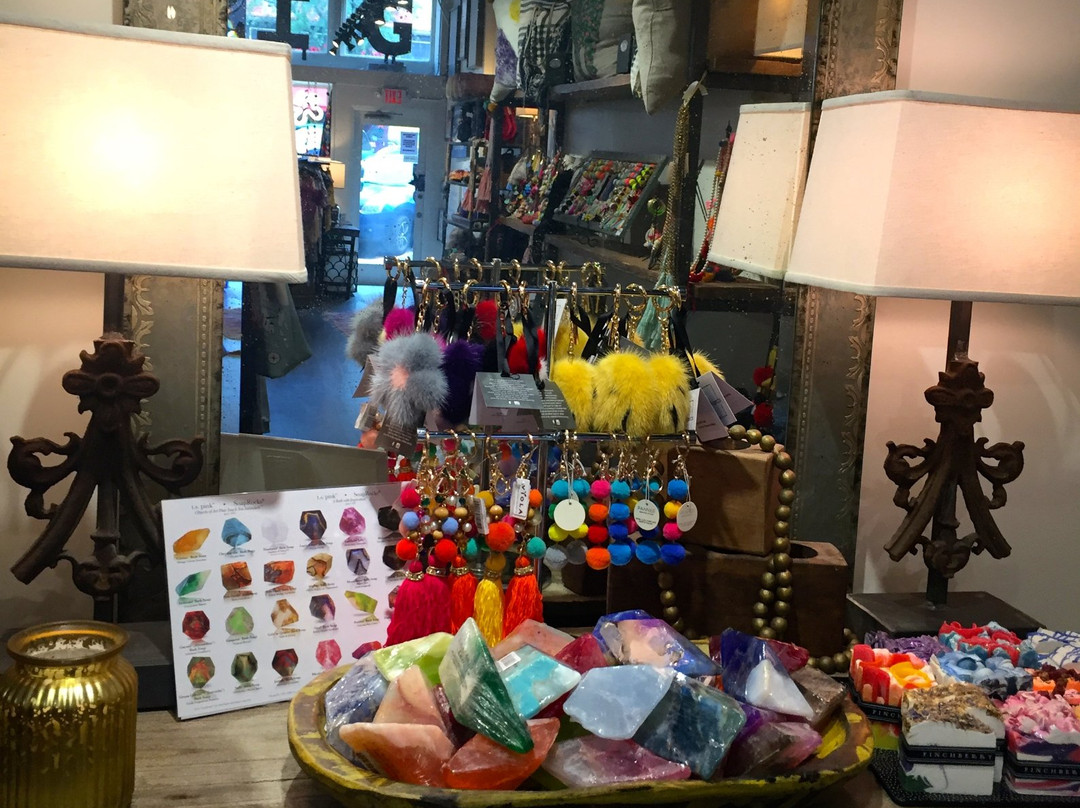 Winterville旅游景点-The Indigo Child