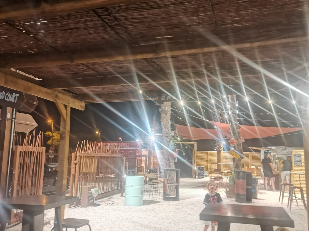 Le Bar - Street Cantine