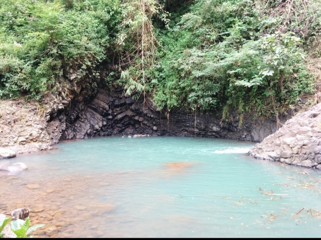 Gemawang Waterfall景点图片