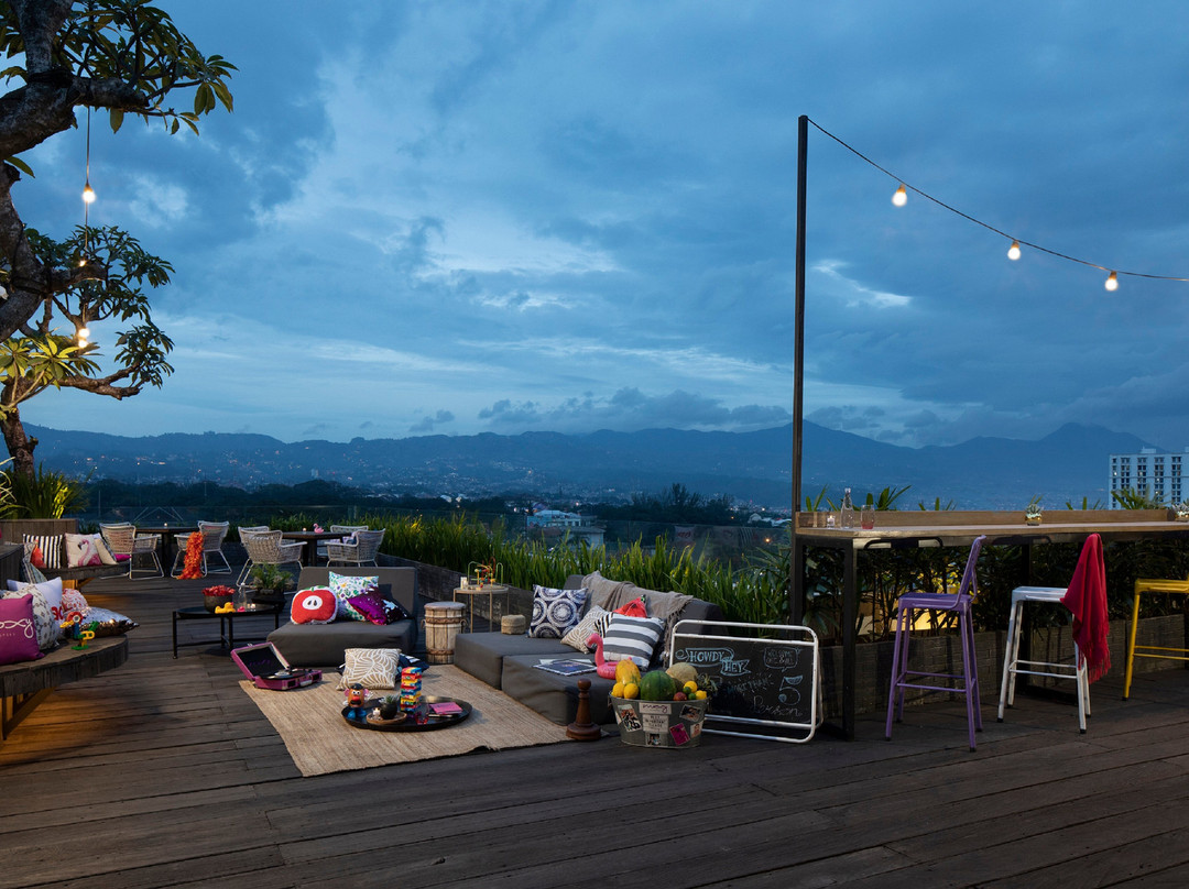 Moxy Sky Resto & Bar