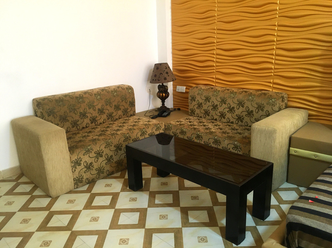 池拉城市酒店主图