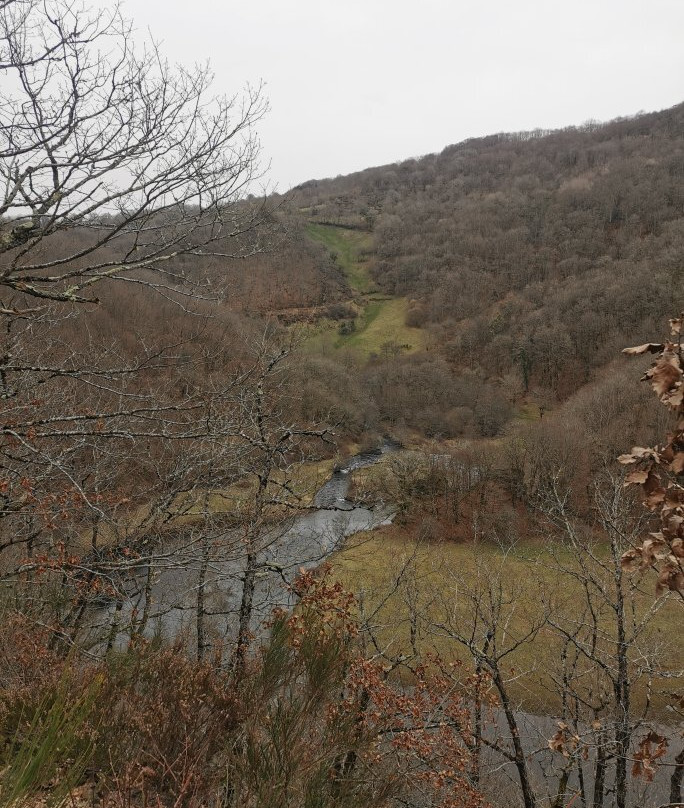 Presqu'ile de Laussac-Therondels必去景点