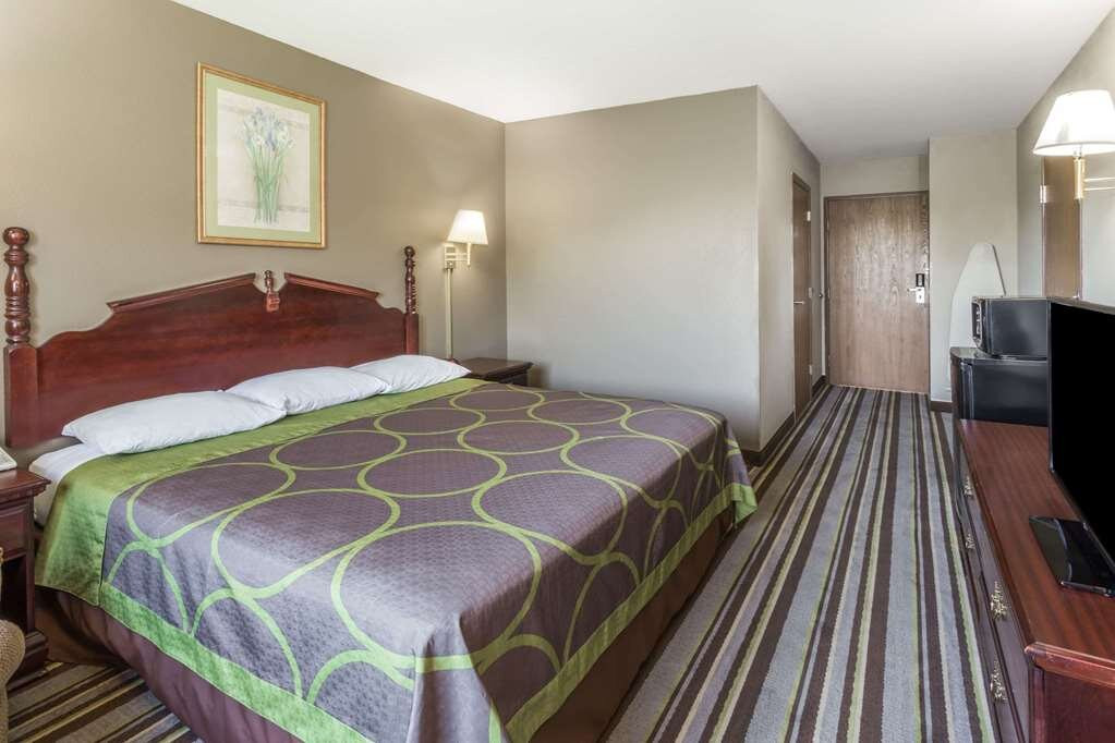 Super 8 by Wyndham Yorkville主图