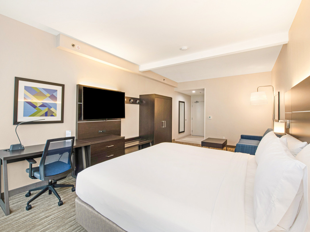 Holiday Inn Express & Suites Delafield By IHG主图