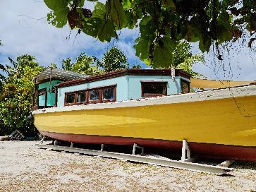 The Big Barge Art Centre-West Island必去景点