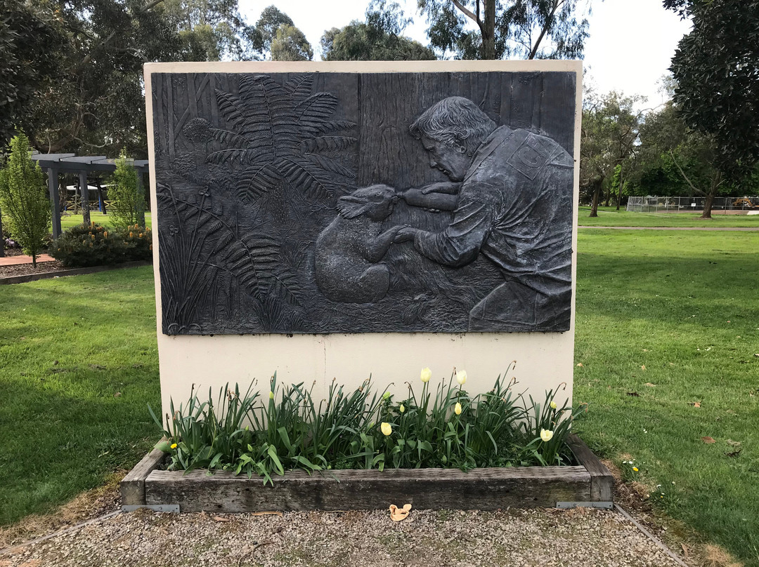 Compassion In Adversity Monument景点图片