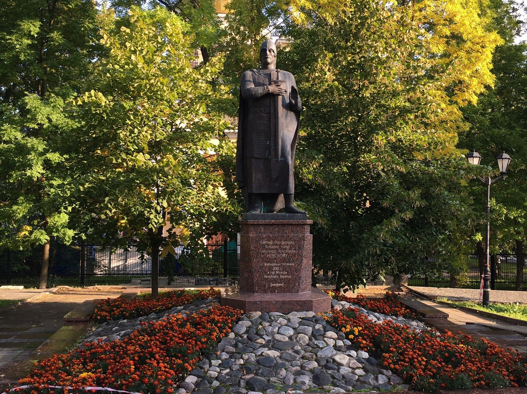 Aleksandr Nevskiy Monument景点图片