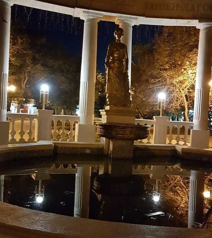 Fountain to the Good Genius-Feodosia必去景点