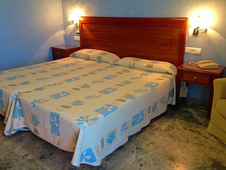 巴托斯酒店主图