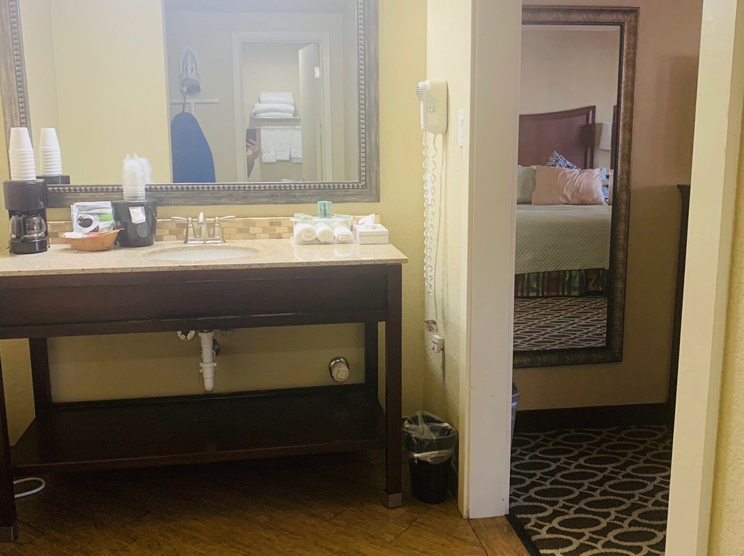 Sunday House Inn主图