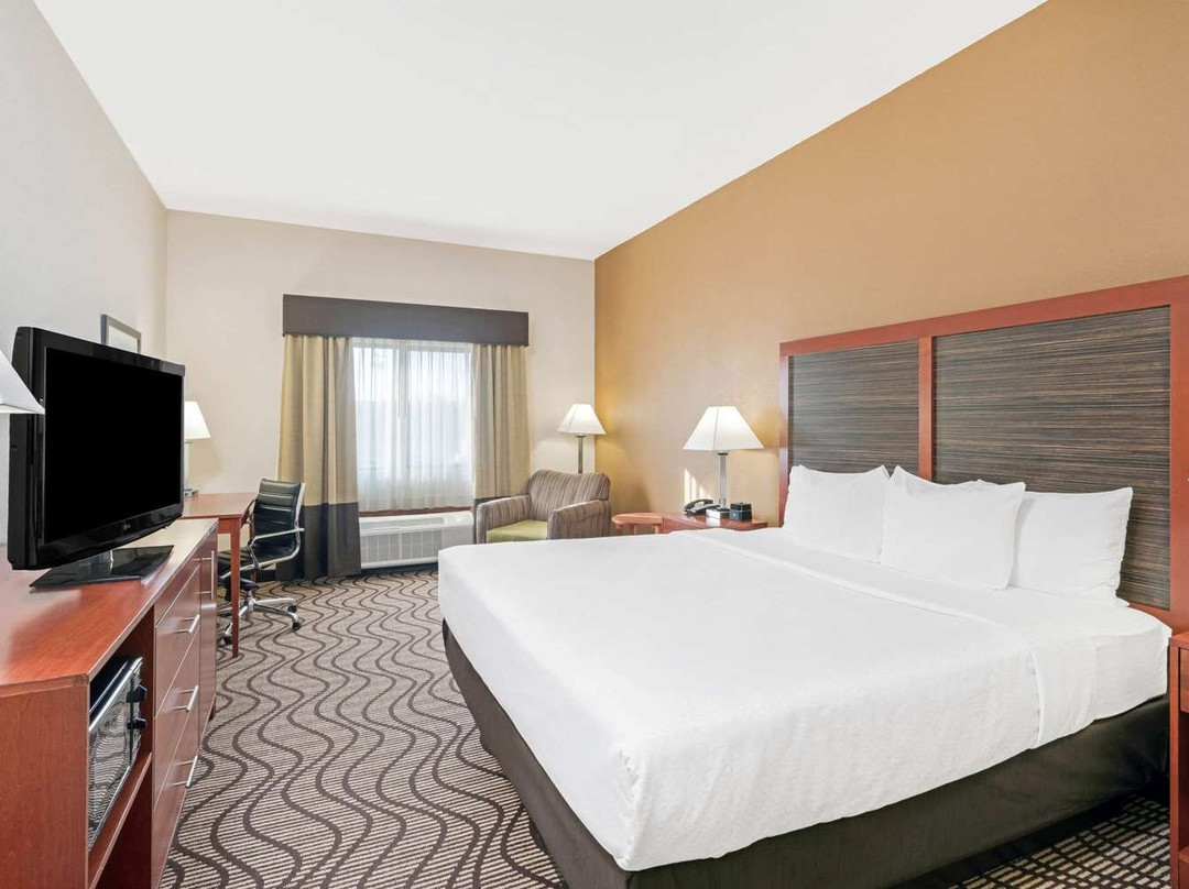 La Quinta Inn & Suites by Wyndham Midwest City - Tinker AFB主图