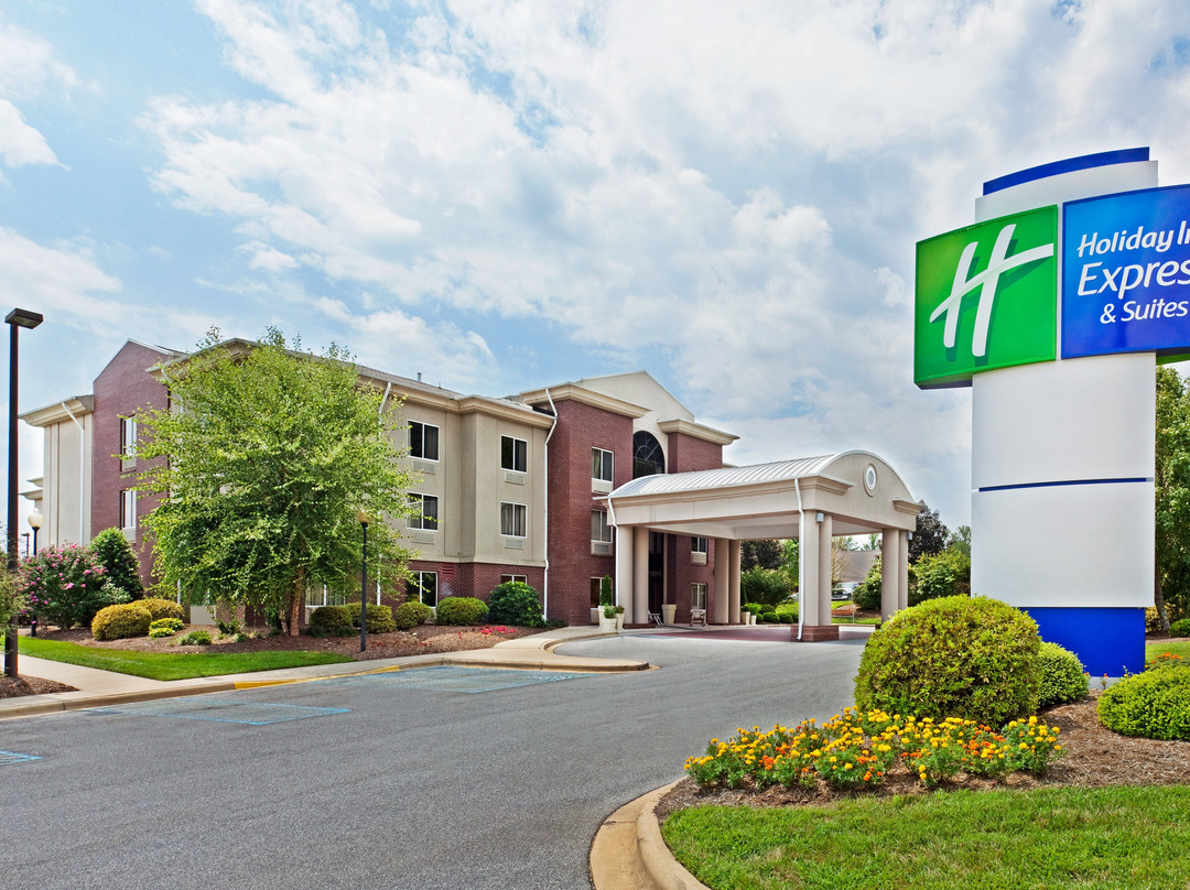 Comfort Inn & Suites主图