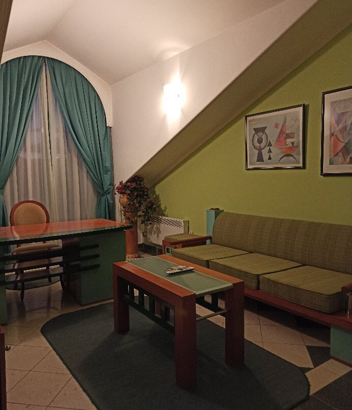 艾米能特酒店主图