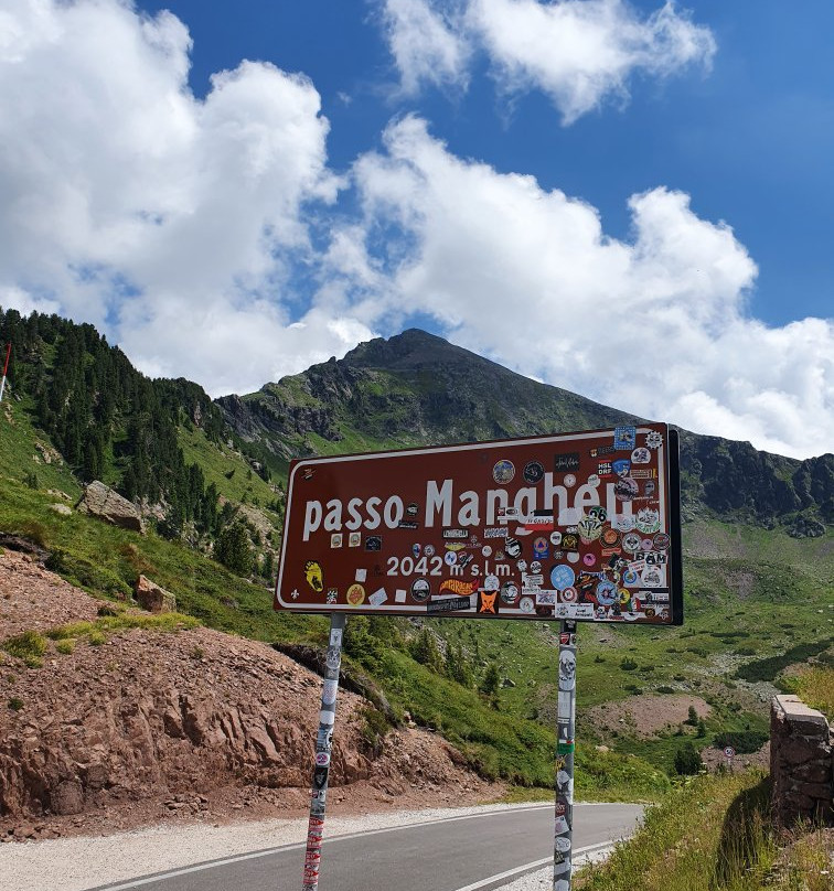 Strada Del Passo Manghen景点图片