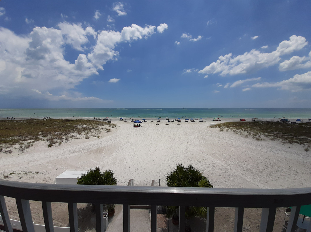 Barefoot Beach Club主图