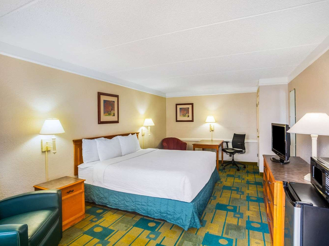 Super 8 By Wyndham Eagle Pass主图