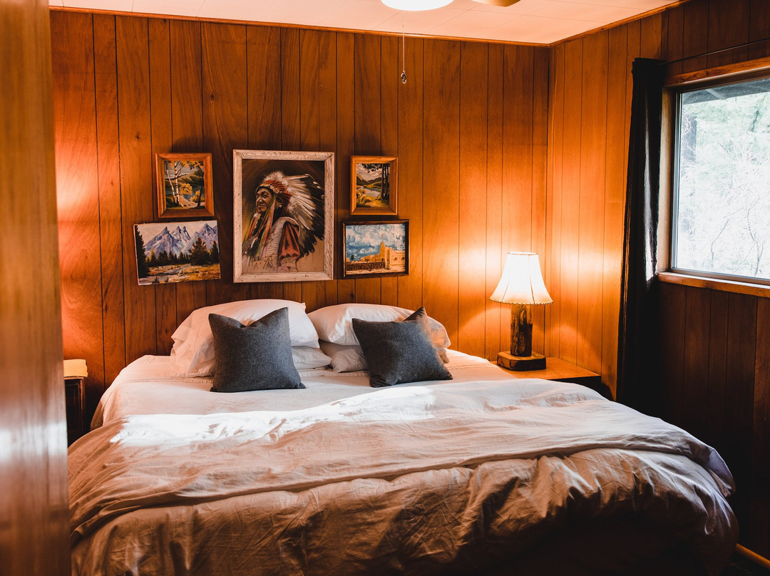 The Fireside Inn主图