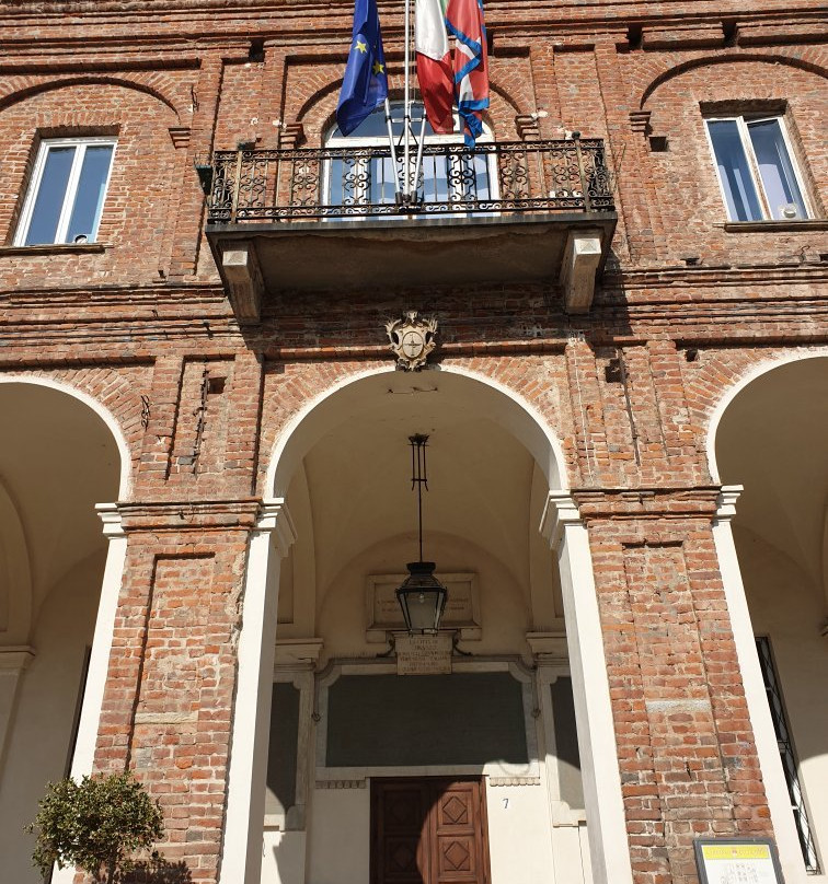 Palazzo Santa Chiara景点图片