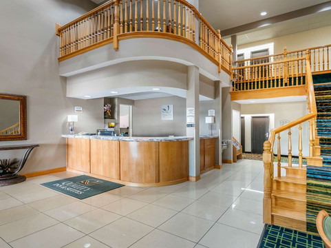 杰斐逊城凯艺套房酒店主图