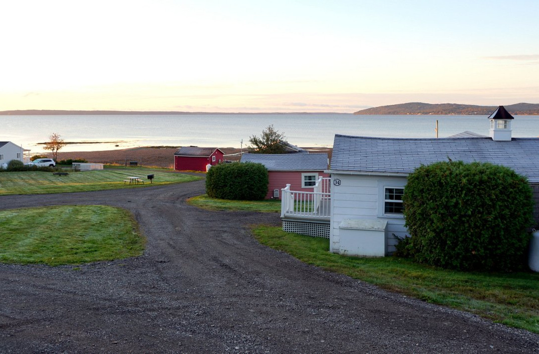 Colonial Gables Oceanfront Village主图