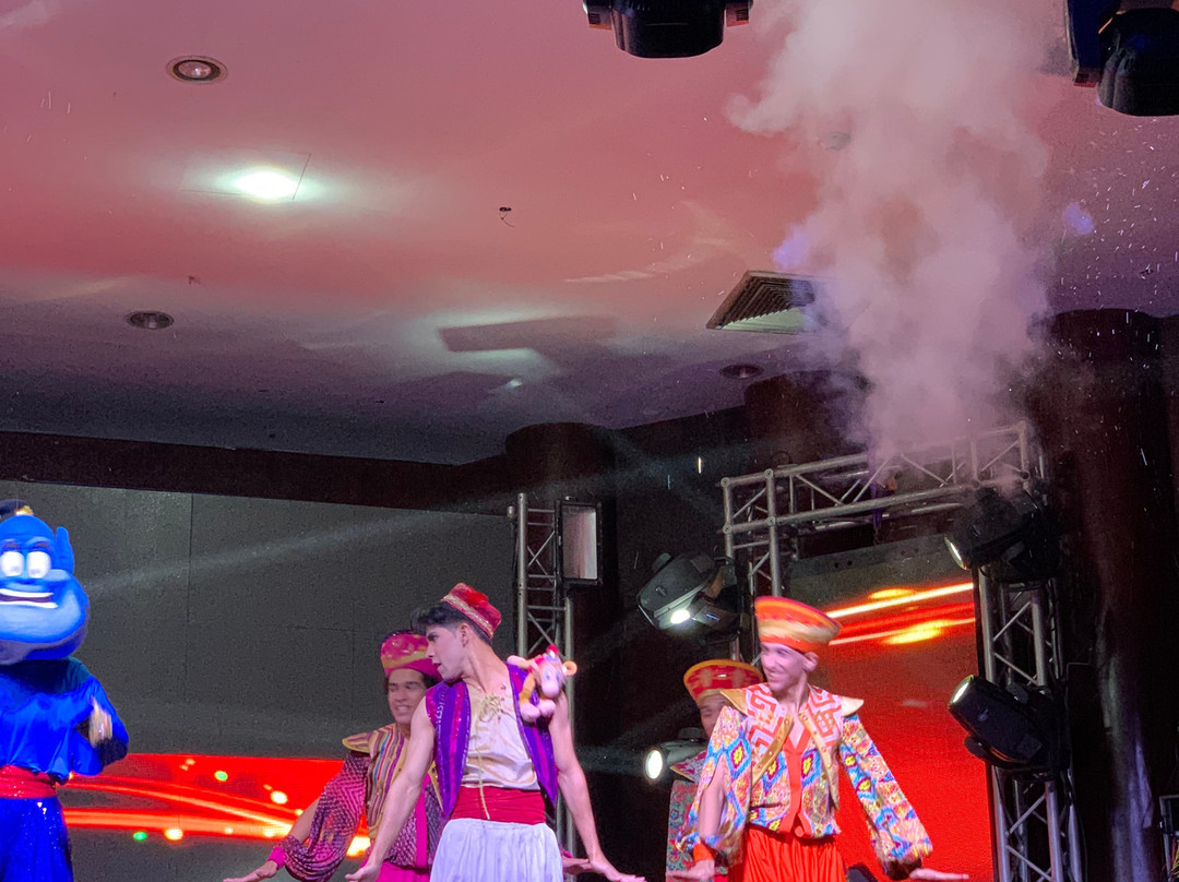 卡拉卡斯尤罗比尔丁套房酒店主图