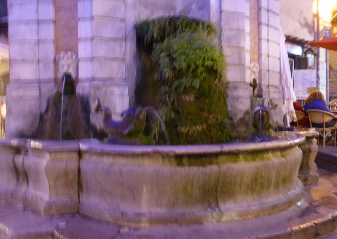 Fontana Dei Pesci Del Vanvitelli-萨勒诺必去景点