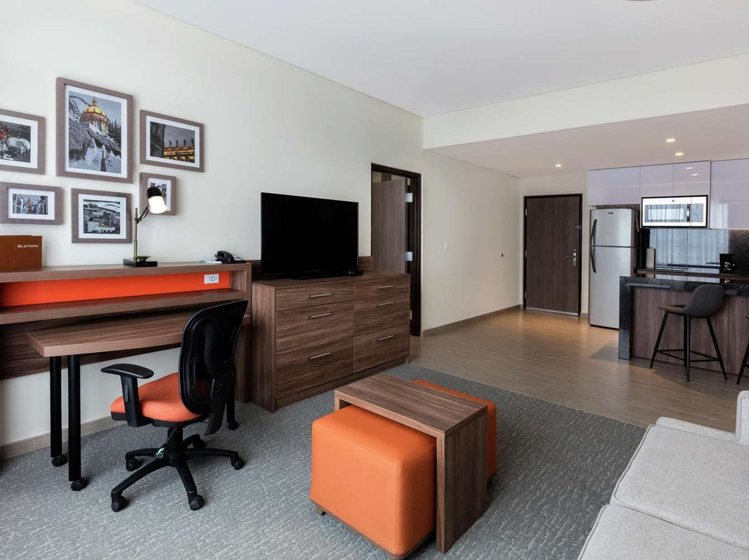 Fiesta Inn Suites Aeropuerto del Bajío主图