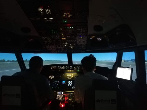AirPoint - Flight Simulator Experience-华沙必去景点