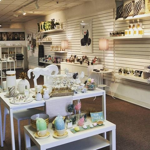 The Living Room Boutique-哈里逊温泉必去景点