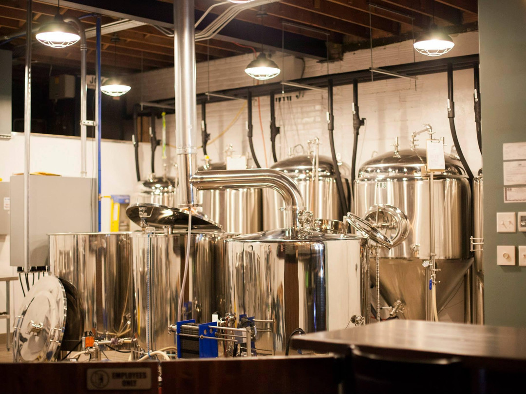 Foxhole Brewhouse-Willmar必去景点