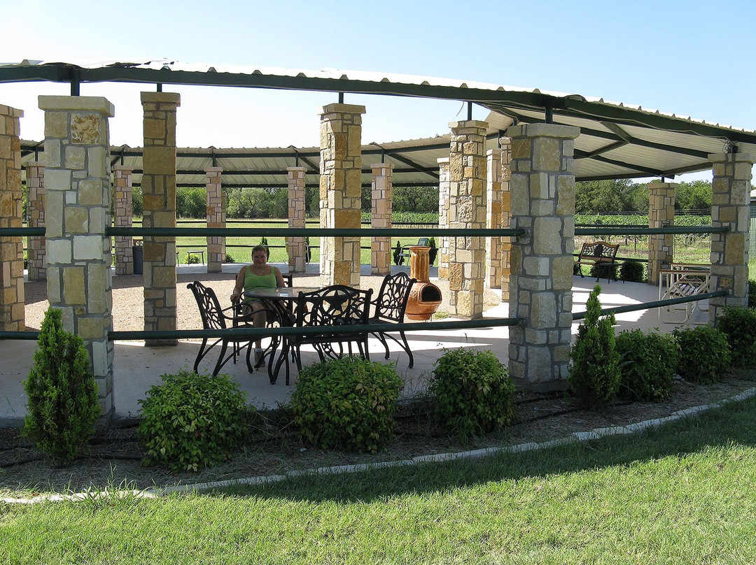 Kempner旅游景点-Pillar Bluff Vineyards Winery and Tasting Room