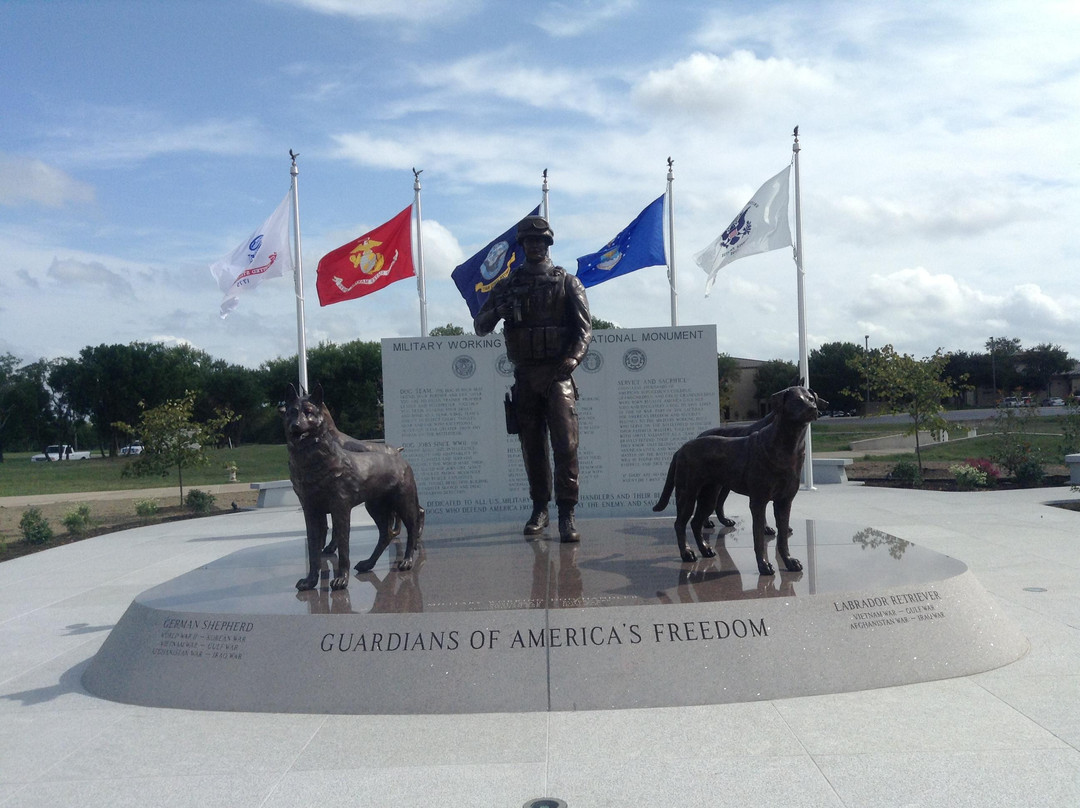 U.S. Military Working Dog Teams National Monument-圣安东尼奥市必去景点