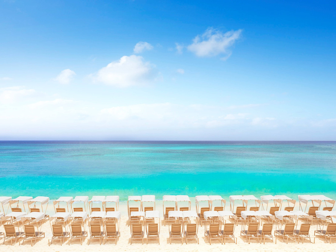 大开曼岛丽思卡尔顿酒店主图