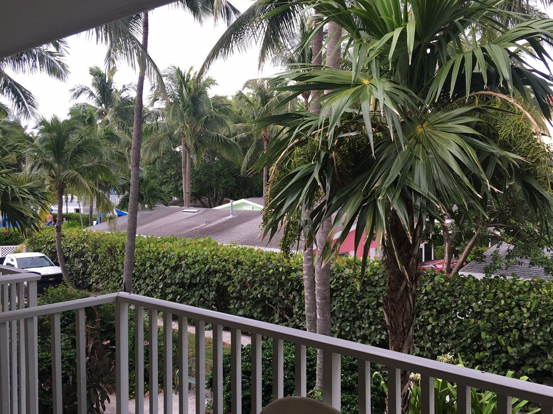 Waterside Inn on the Beach主图