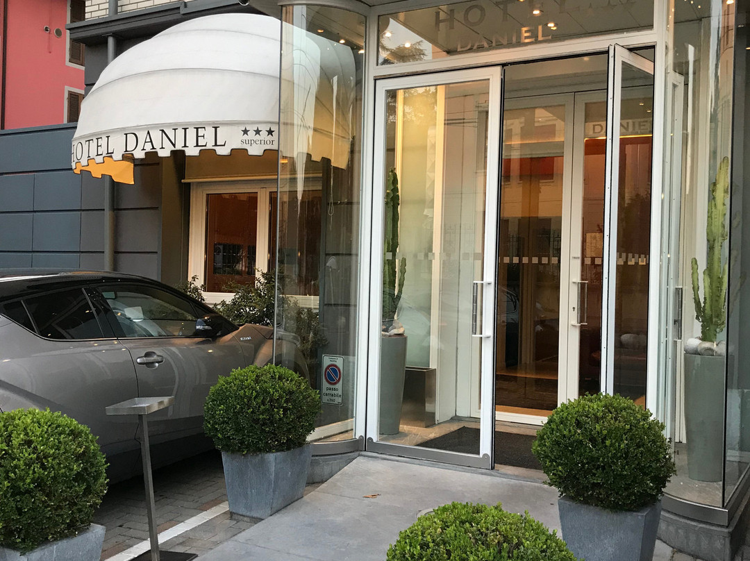 丹尼尔酒店主图