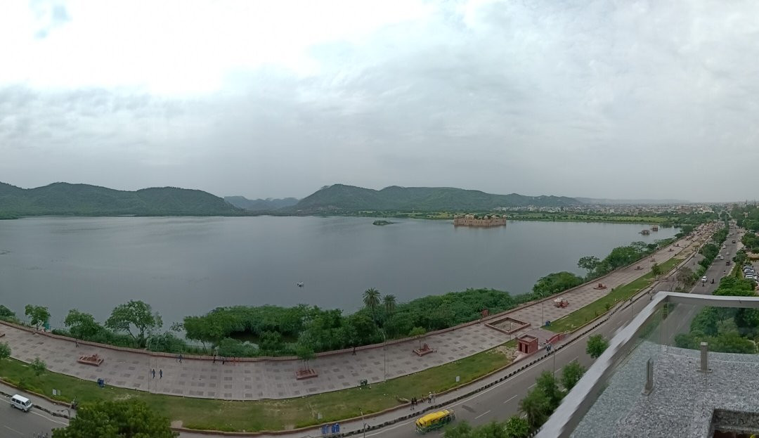 里根塔酒店及会议中心主图