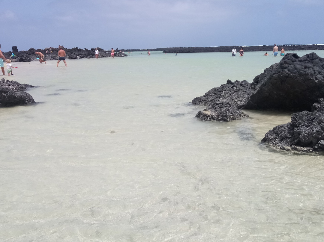 Playa de Los Charcos景点图片