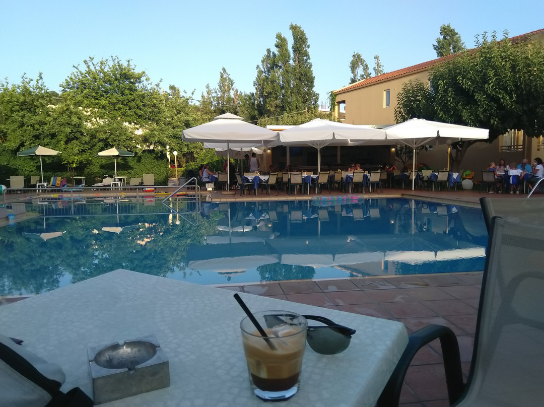 Golden Sand Hotel主图