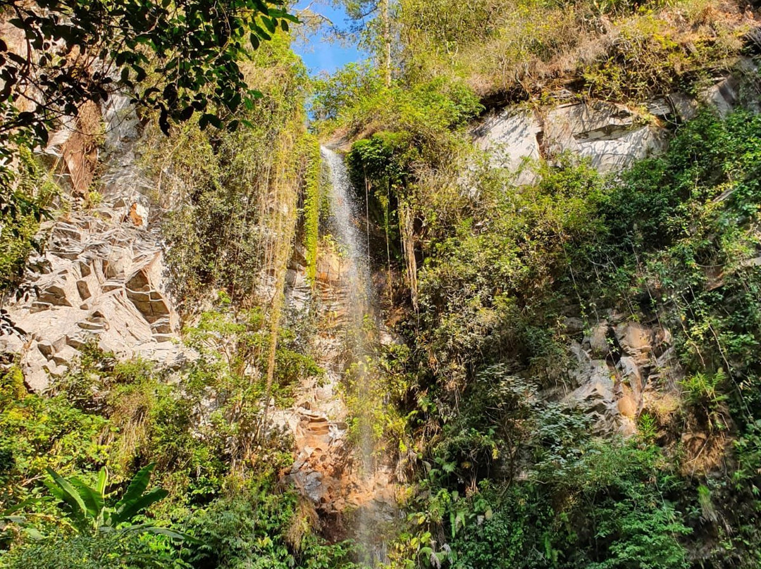 Blahmantung Waterfall景点图片