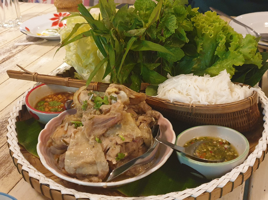 ชบาบาร์น ครัวอีสานวินเทจ