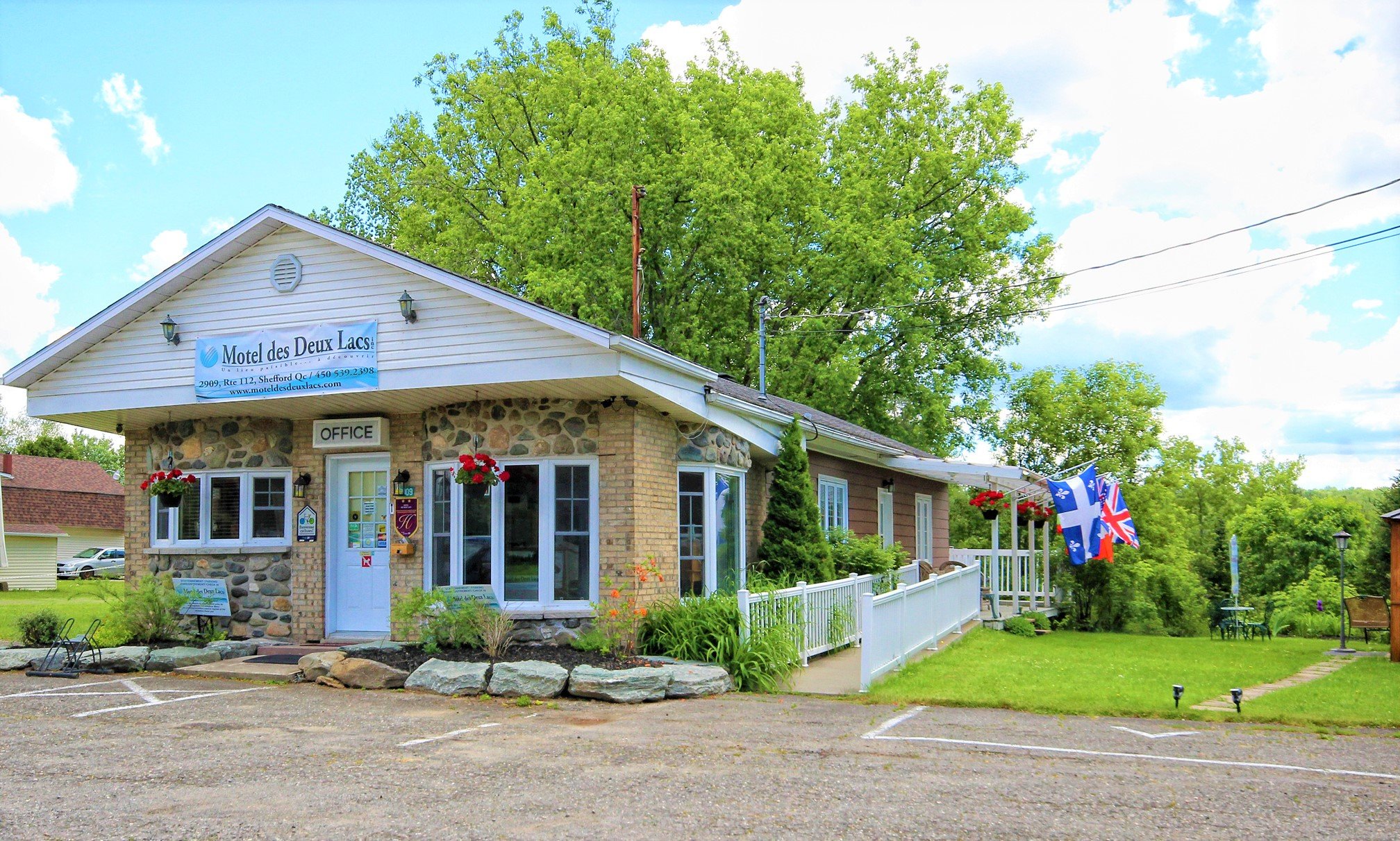 Motel Des Deux Lacs Inc.-官方
