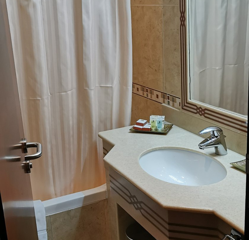 麦吉安大陆酒店主图