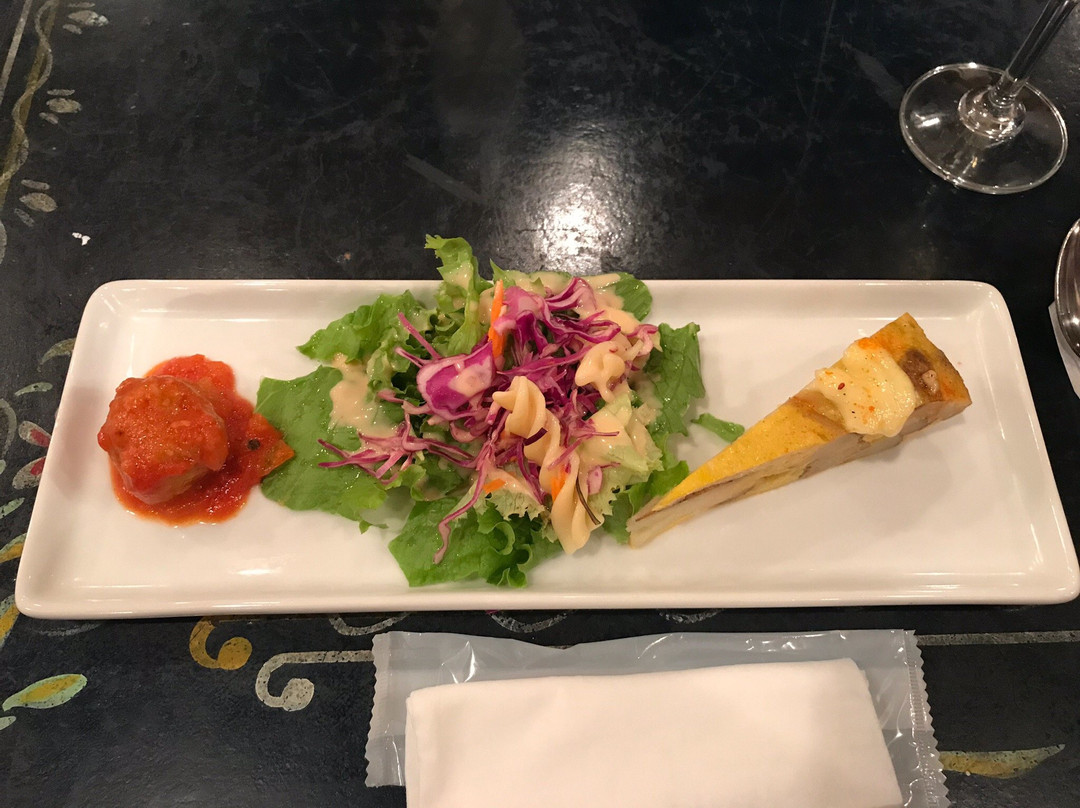 サラ・アンダルーサ