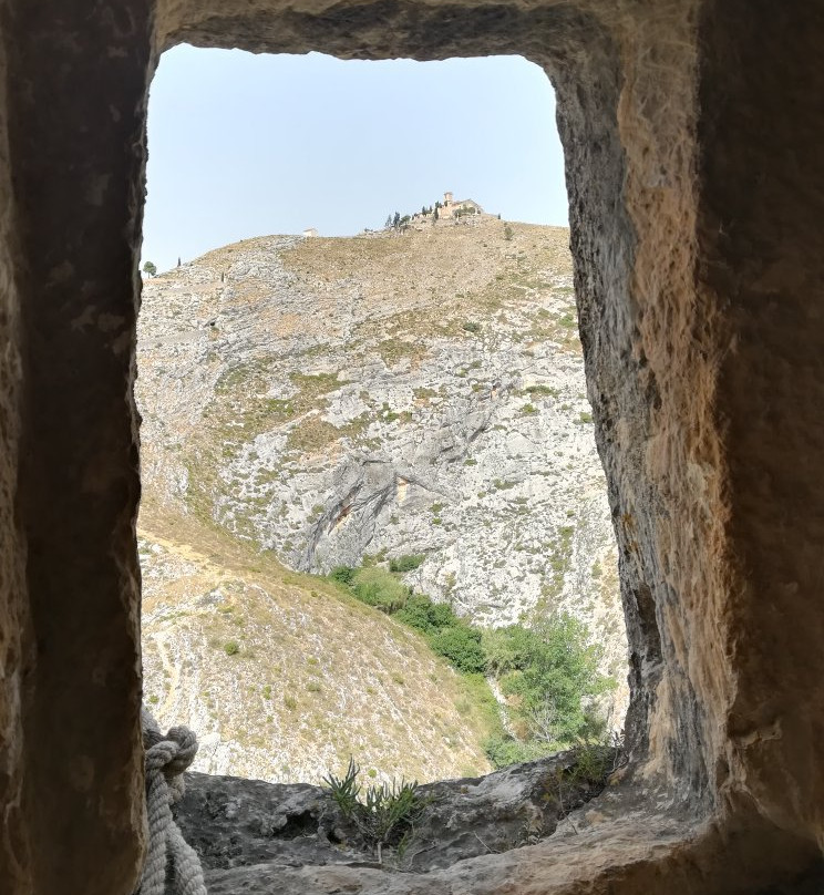 Moorish Caves景点图片
