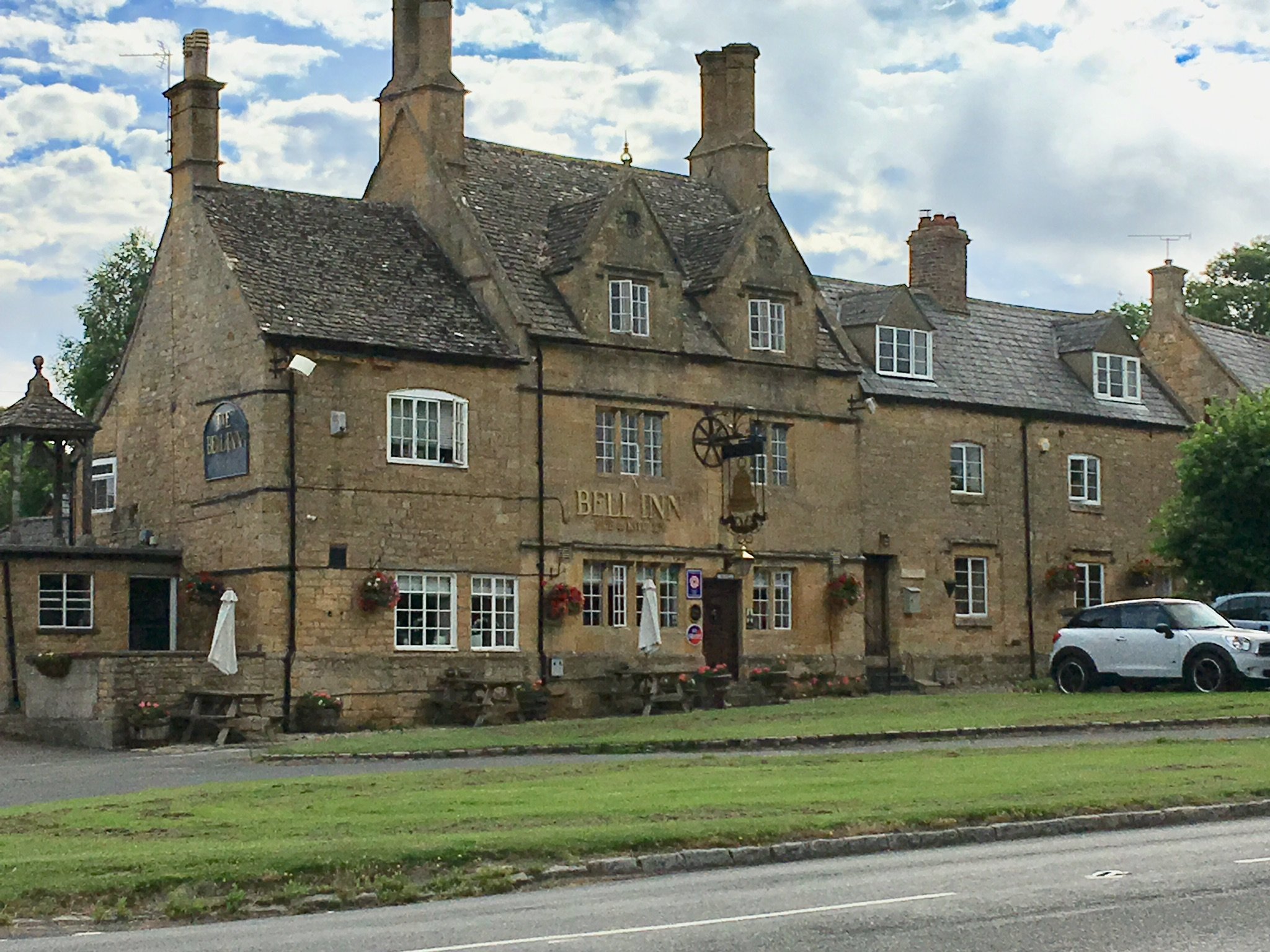 The Bell at Willersey-浴室